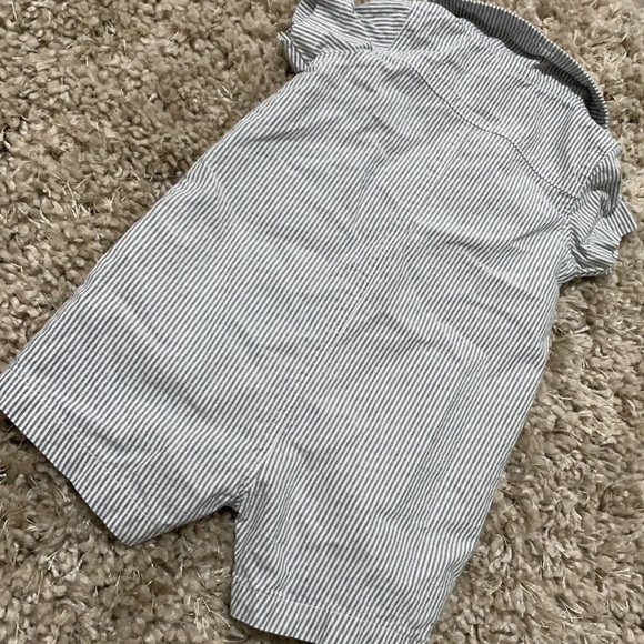 Carter’s Baby Romper - Picture 3 of 4